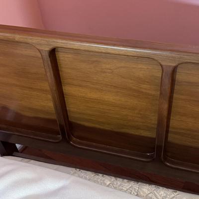 LOT 52X: Vintage White Furniture Co Walnut Twin Sized Wooden Bed Frame with Headboard and Footboard.