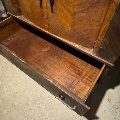 LOT 54X/B: Wooden Dressers (Williamsport Furniture Co) and 2 Mirrors