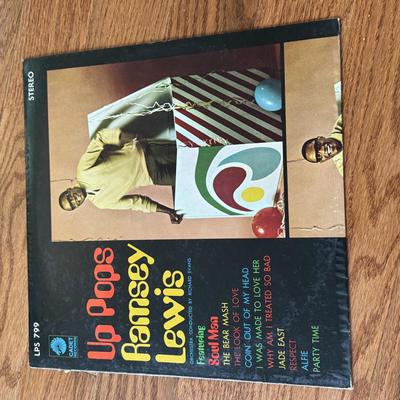 LOT 58L: Various Artists on Vinyl including Joni Mitchell, Joan Baez, Don McLean, George Shearing and More!