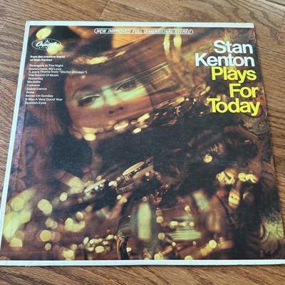 LOT 58L: Various Artists on Vinyl including Joni Mitchell, Joan Baez, Don McLean, George Shearing and More!