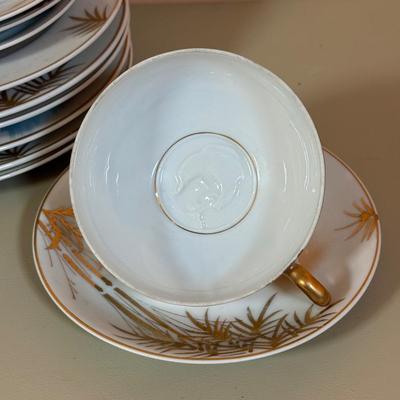 LOT 70D: Gorgeous Vintage Hand Painted Kutani China