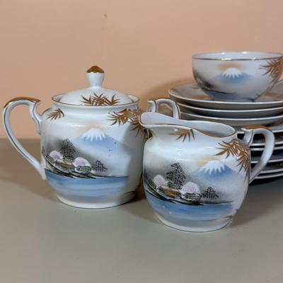 LOT 70D: Gorgeous Vintage Hand Painted Kutani China