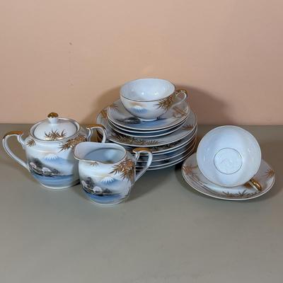 LOT 70D: Gorgeous Vintage Hand Painted Kutani China