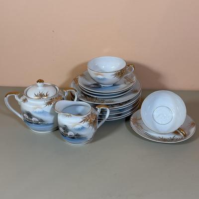 LOT 70D: Gorgeous Vintage Hand Painted Kutani China