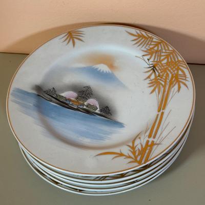LOT 70D: Gorgeous Vintage Hand Painted Kutani China