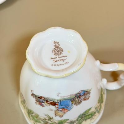LOT 75D: Royal Doulton Brambley Hedge Gift Collection: Four Seasons Afternoon Tea Set & Set of Books