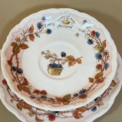 LOT 75D: Royal Doulton Brambley Hedge Gift Collection: Four Seasons Afternoon Tea Set & Set of Books