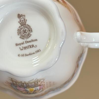 LOT 75D: Royal Doulton Brambley Hedge Gift Collection: Four Seasons Afternoon Tea Set & Set of Books