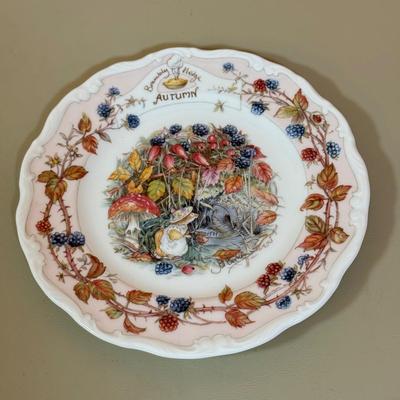 LOT 75D: Royal Doulton Brambley Hedge Gift Collection: Four Seasons Afternoon Tea Set & Set of Books