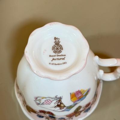 LOT 75D: Royal Doulton Brambley Hedge Gift Collection: Four Seasons Afternoon Tea Set & Set of Books