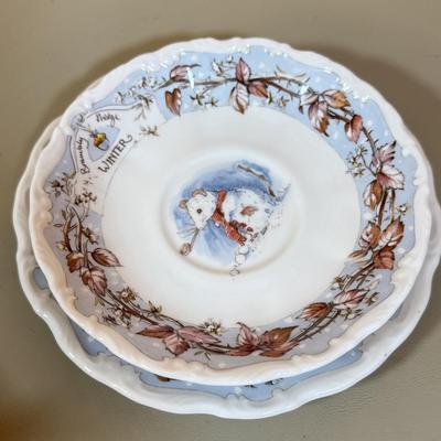 LOT 75D: Royal Doulton Brambley Hedge Gift Collection: Four Seasons Afternoon Tea Set & Set of Books