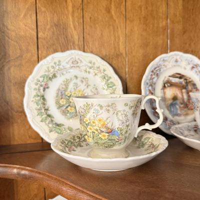 LOT 75D: Royal Doulton Brambley Hedge Gift Collection: Four Seasons Afternoon Tea Set & Set of Books