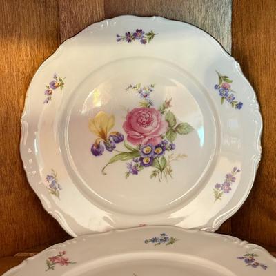 LOT 76D: Vintage Bavaria Western German Tea Set