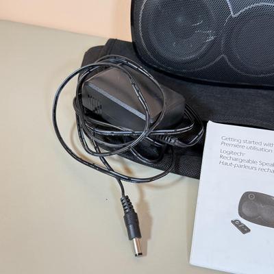 LOT 77D: Logitech iPod Dock / Rechargeable SpeakerS715i