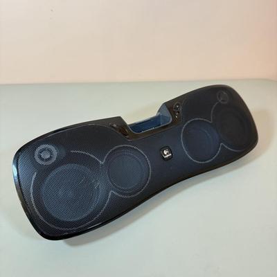 LOT 77D: Logitech iPod Dock / Rechargeable SpeakerS715i
