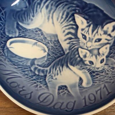LOT 90D: Large Collection Of Vintage Royal Copenhagen Holiday & Mother's Day Plates, Dated From 1925 & 1960's - 1980