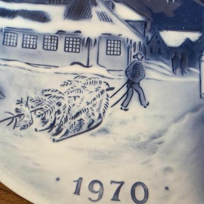 LOT 90D: Large Collection Of Vintage Royal Copenhagen Holiday & Mother's Day Plates, Dated From 1925 & 1960's - 1980