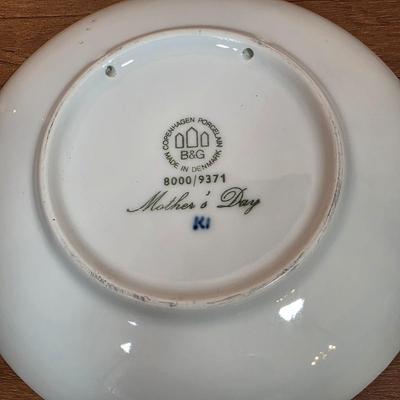 LOT 90D: Large Collection Of Vintage Royal Copenhagen Holiday & Mother's Day Plates, Dated From 1925 & 1960's - 1980