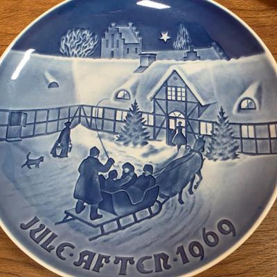 LOT 90D: Large Collection Of Vintage Royal Copenhagen Holiday & Mother's Day Plates, Dated From 1925 & 1960's - 1980