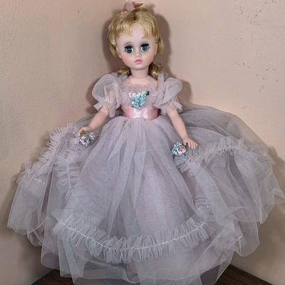 LOT 92F: Vintage Madame Alexander "Elise" Doll With Original Box