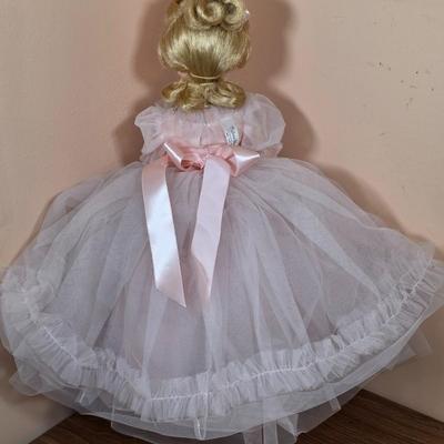 LOT 92F: Vintage Madame Alexander "Elise" Doll With Original Box