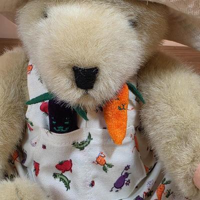 LOT 97F: Vintage Teddy Bear Collection Ashton Drake, Boyd & North American Bear Co, 1996 Ashton Drake Galleries...