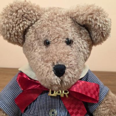 LOT 97F: Vintage Teddy Bear Collection Ashton Drake, Boyd & North American Bear Co, 1996 Ashton Drake Galleries...