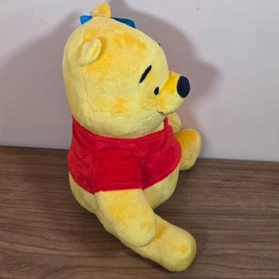 LOT 99F: Disney's Winnie The Pooh Plush Stuffed Animal Winnie The Pooh Bear & Tufted Wall Art