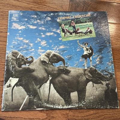 LOT 123L: Various Artists on Vinyl including Linda Ronstadt, Jefferson Airplane and Many More!