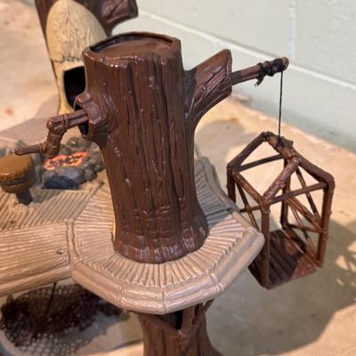 LOT 125 B: Action Play Set