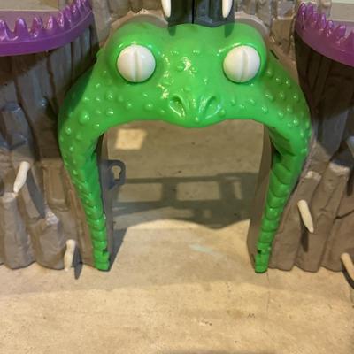 LOT 126B: Action Play Set Castle