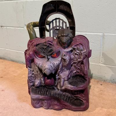 LOT 127B: Action Play Set Castle with Serpent