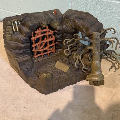LOT 129B: Action Play Set