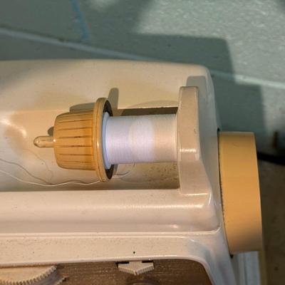 LOT 130B: Singer Touch & Sew Deluxe Zig Zag Sewing Machine Model 750 w/ Case