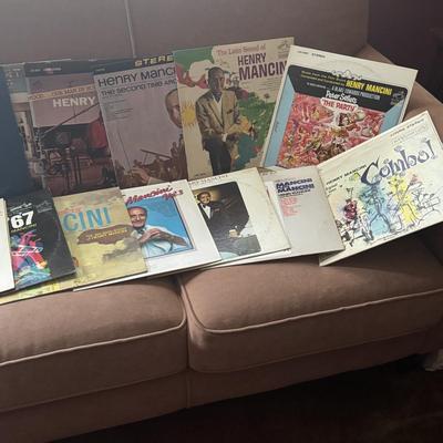 LOT 135F: Vinyl Record Collection