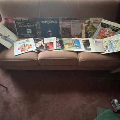 LOT 135F: Vinyl Record Collection