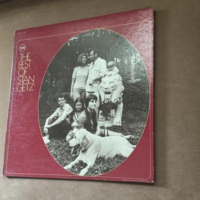 LOT 136F: Vinyl Record Collection