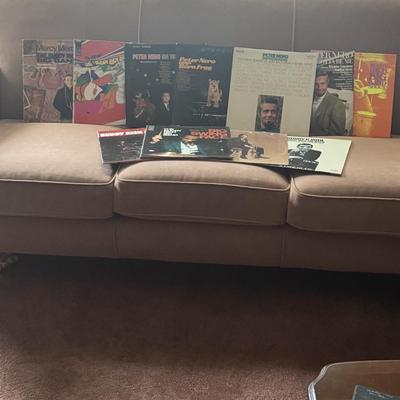 LOT 137F: Vinyl Record Collection