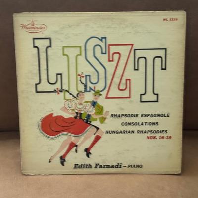 LOT 139F: Vinyl Record Collection