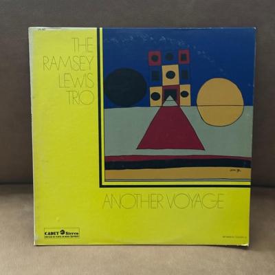 LOT 139F: Vinyl Record Collection