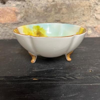Sale Photo Thumbnail #314: Beautiful pieces! 3 toed nut dish, single-handled tidbit, two 7 3/4” plates and. One 6 1/2” plate, all hand painted