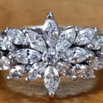 Marques Cut Flower Setting Crystal RIng