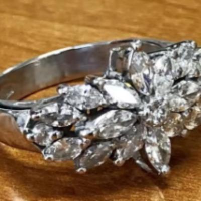 Marques Cut Flower Setting Crystal RIng