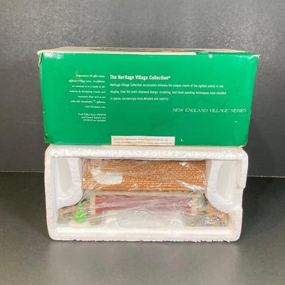 LOT 246: Decorative Villages - Dept. 56, Lemax and Victorian Village - "Knottinghill Church", Mill Creek Crossing, Garage...