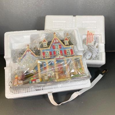 LOT 246: Decorative Villages - Dept. 56, Lemax and Victorian Village - "Knottinghill Church", Mill Creek Crossing, Garage...