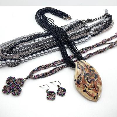 LOT 249: Premier and Made in Murano Glass Seed Bead Pendant Jewelry Collection