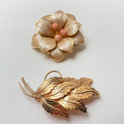 LOT 250: Vintage Sarah Coventry Bracelet, Owl / Flower / Leaf Pins, Gold Tone Chains and More