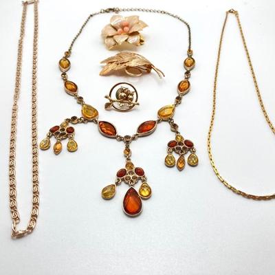 LOT 250: Vintage Sarah Coventry Bracelet, Owl / Flower / Leaf Pins, Gold Tone Chains and More