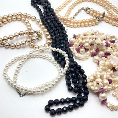 LOT 252: Faux Pearl, Faceted and Beaded Necklace Collection