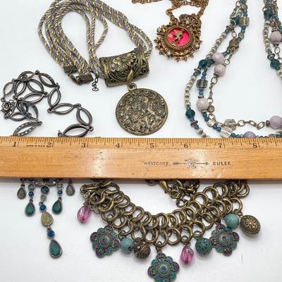 LOT 253: Premier and Fashion Necklace Collection